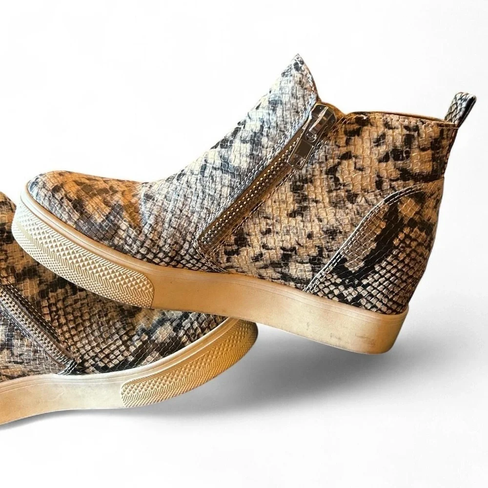 Steve Madden Snakeskin Wedgie Sneakers | 7.5